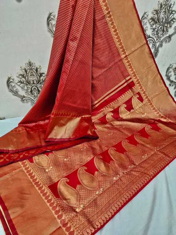 Red_Embellished_Bollywood_Jacquard_Saree_(Red)